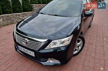 Седан Toyota Camry 2012 в Виннице