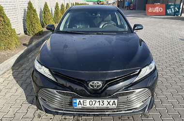 Седан Toyota Camry 2018 в Дніпрі