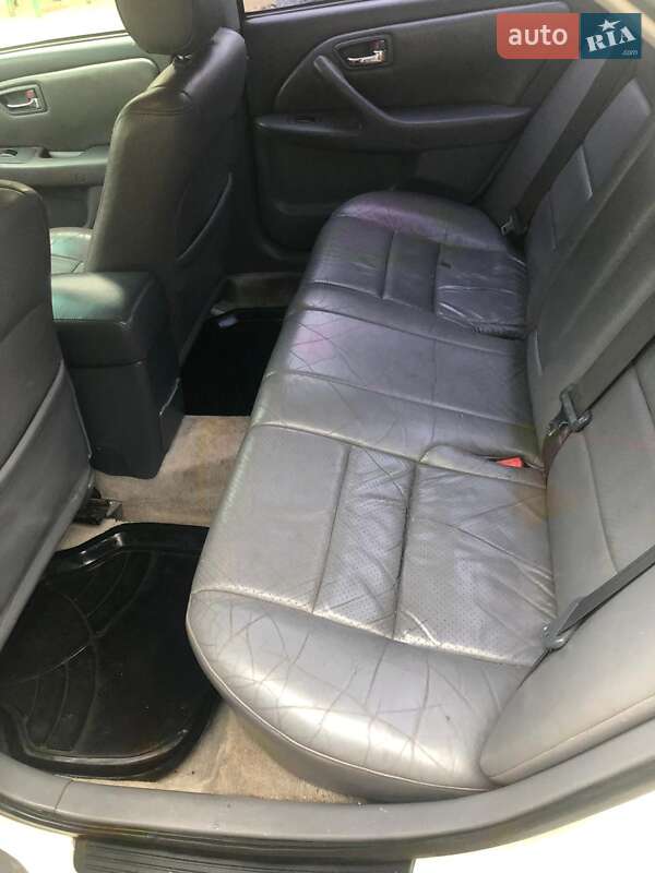 Седан Toyota Camry 2000 в Одессе