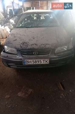 Седан Toyota Camry 1999 в Херсоні