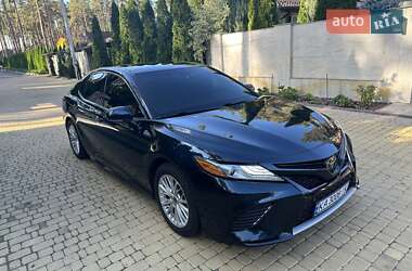 Седан Toyota Camry 2017 в Киеве