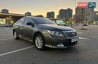 Седан Toyota Camry 2011 в Києві