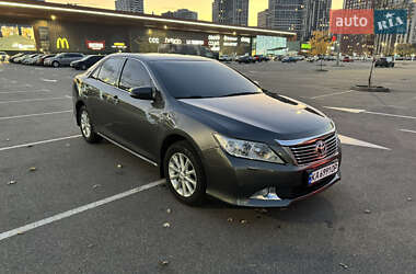 Седан Toyota Camry 2011 в Киеве