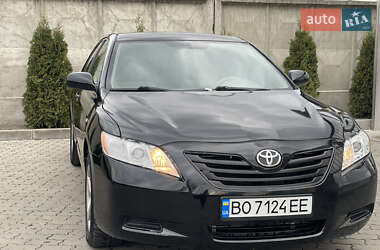 Седан Toyota Camry 2008 в Сарнах