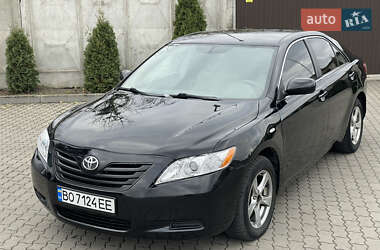 Седан Toyota Camry 2008 в Сарнах