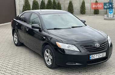 Седан Toyota Camry 2008 в Сарнах