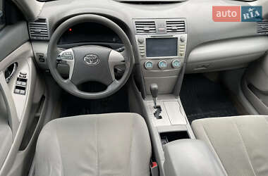 Седан Toyota Camry 2008 в Сарнах