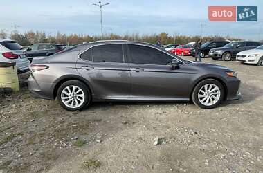 Седан Toyota Camry 2020 в Львове