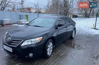 Седан Toyota Camry 2011 в Києві