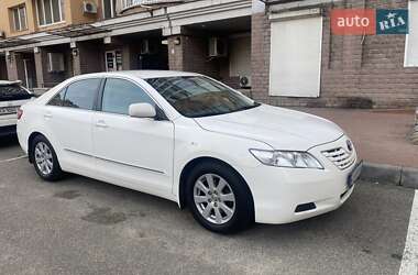 Седан Toyota Camry 2008 в Києві