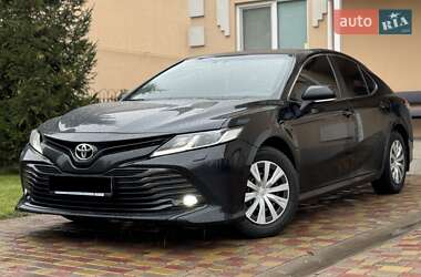 Седан Toyota Camry 2017 в Черкассах