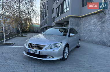 Седан Toyota Camry 2011 в Хмельницком