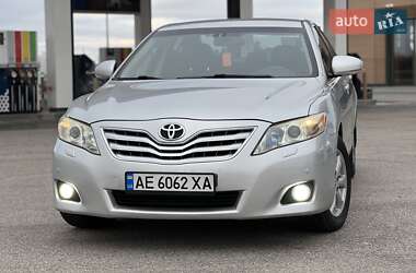 Седан Toyota Camry 2009 в Днепре