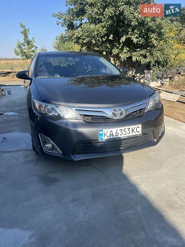 Седан Toyota Camry 2012 в Борисполі