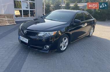 Седан Toyota Camry 2014 в Виннице