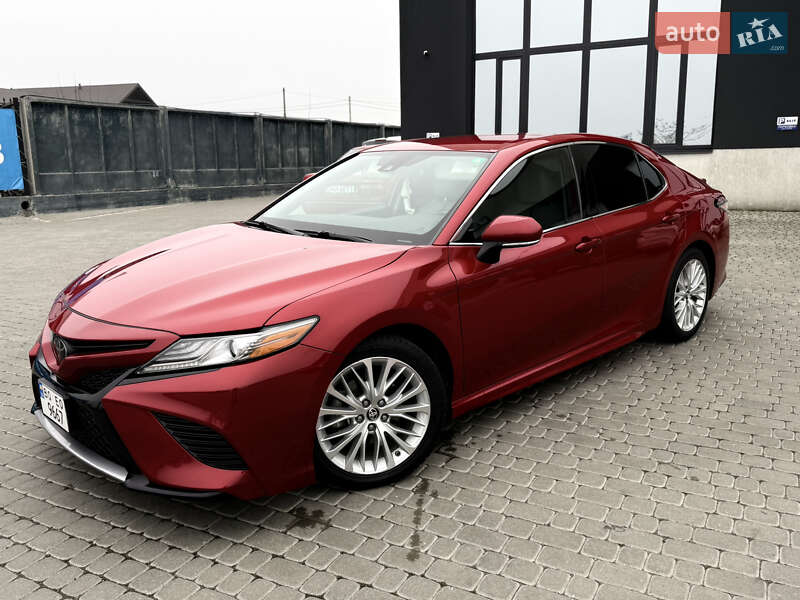 Toyota Camry 2019