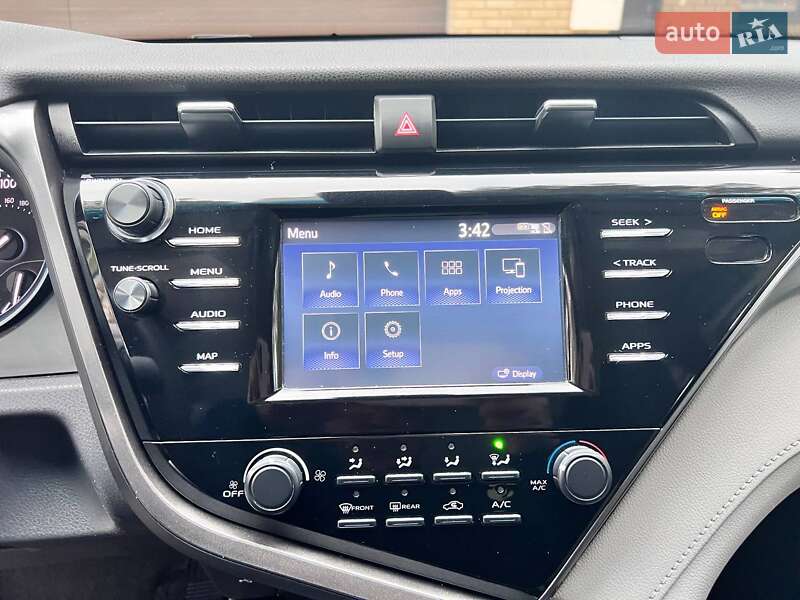 Седан Toyota Camry 2018 в Козине