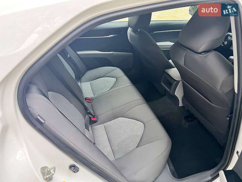 Седан Toyota Camry 2018 в Козине