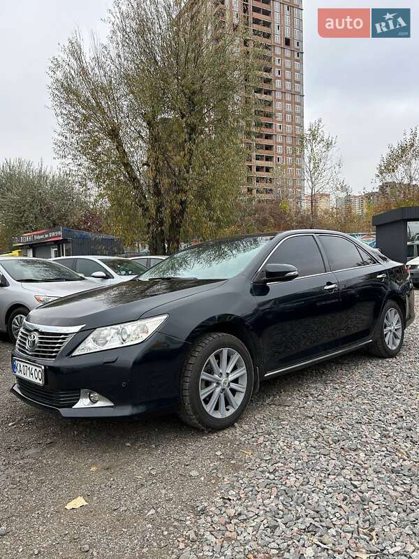 Седан Toyota Camry 2011 в Киеве