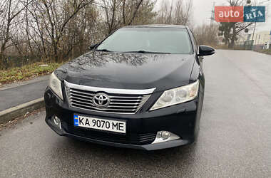 Седан Toyota Camry 2012 в Києві