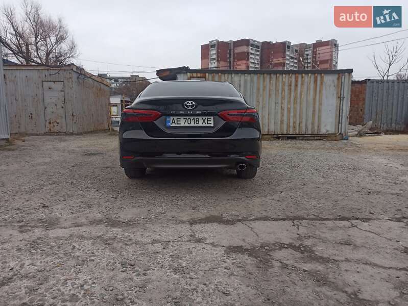 Седан Toyota Camry 2018 в Дніпрі