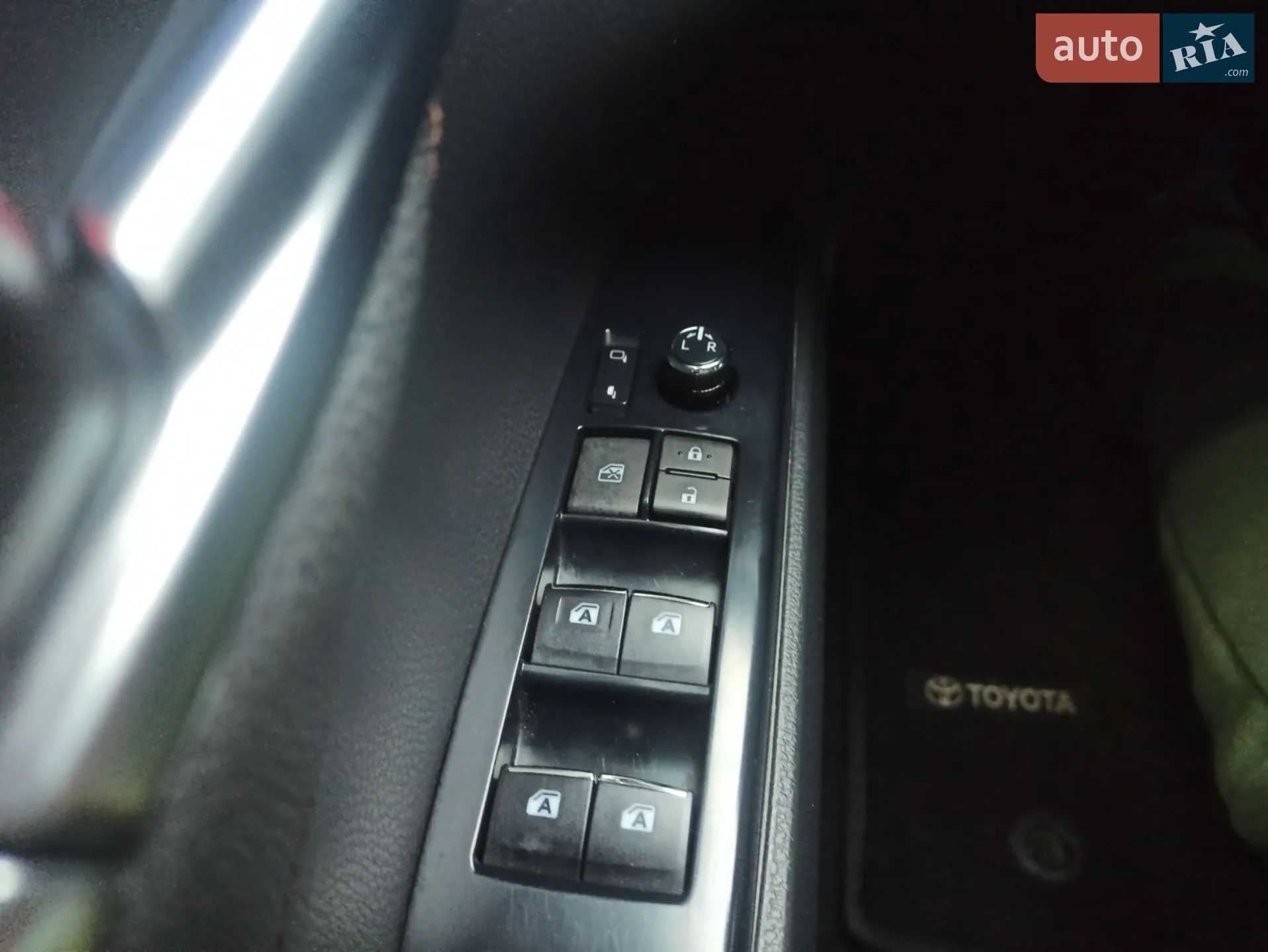 2018 Toyota Camry - мініатюра 23