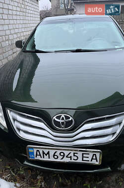 Седан Toyota Camry 2010 в Житомирі