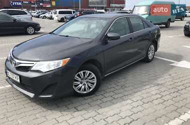 Седан Toyota Camry 2011 в Львові