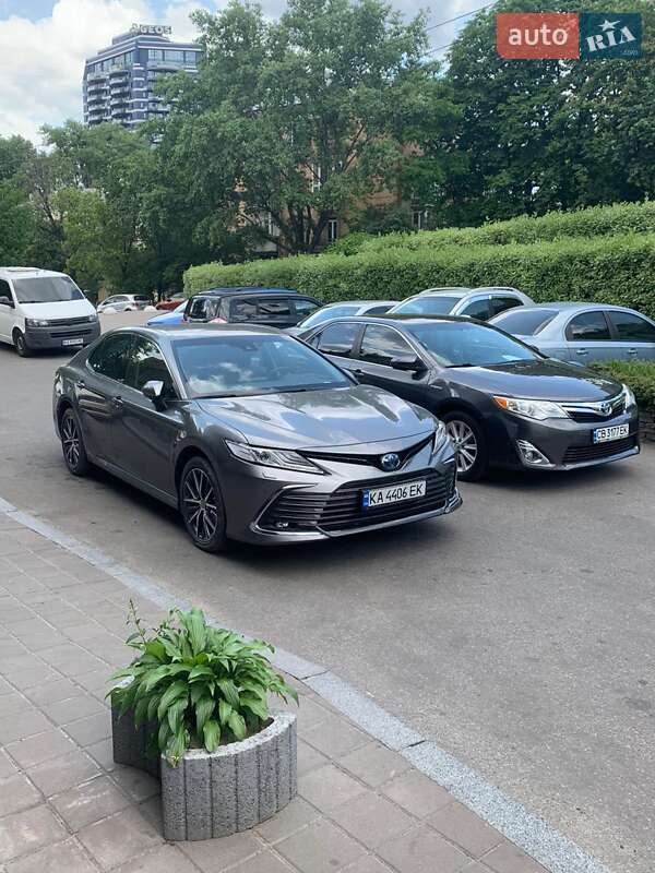 Седан Toyota Camry 2014 в Києві