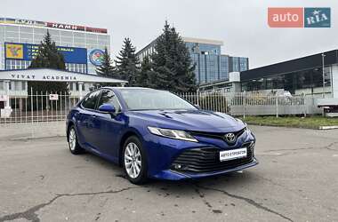 Седан Toyota Camry 2020 в Хмельницькому