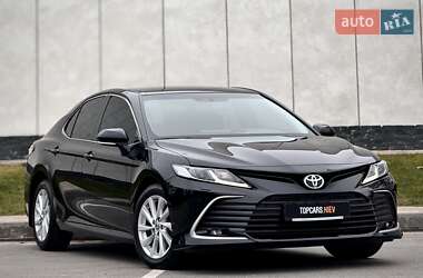 Седан Toyota Camry 2023 в Киеве