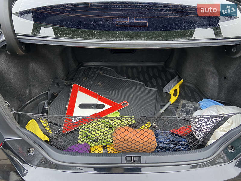 Седан Toyota Camry 2014 в Дніпрі