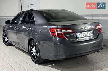 Седан Toyota Camry 2014 в Ивано-Франковске