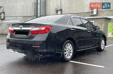 Седан Toyota Camry 2012 в Києві