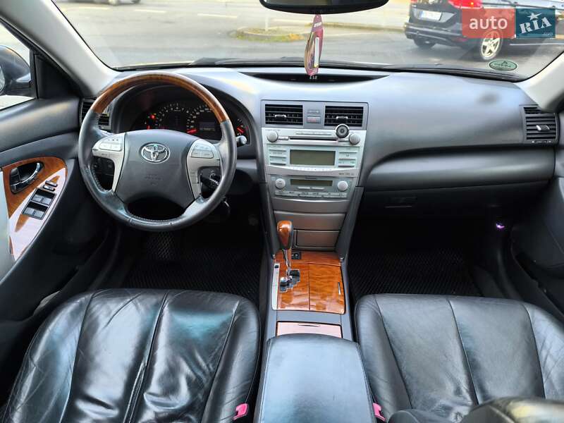 Седан Toyota Camry 2007 в Житомирі