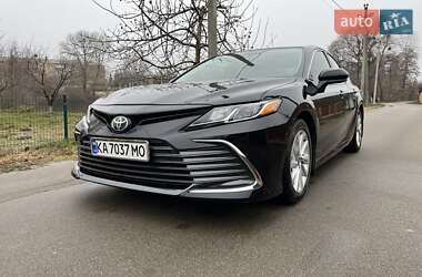 Седан Toyota Camry 2021 в Киеве