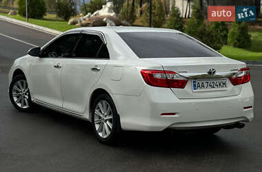 Седан Toyota Camry 2012 в Киеве