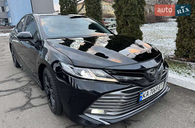 Седан Toyota Camry 2020 в Києві