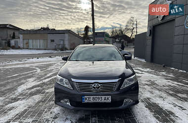 Седан Toyota Camry 2014 в Днепре