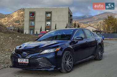 Седан Toyota Camry 2020 в Киеве