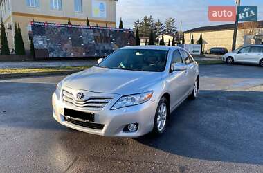 Седан Toyota Camry 2009 в Рівному