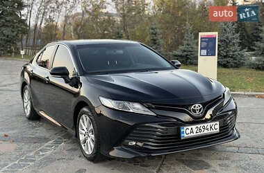 Седан Toyota Camry 2019 в Черкасах