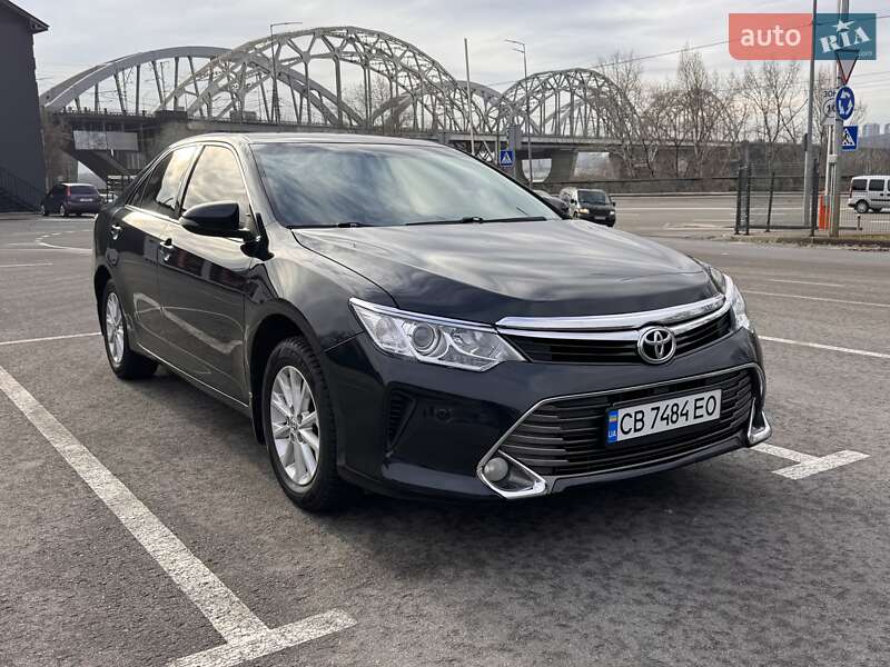 Седан Toyota Camry 2017 в Києві