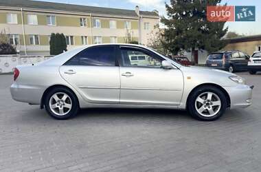 Седан Toyota Camry 2004 в Луцьку