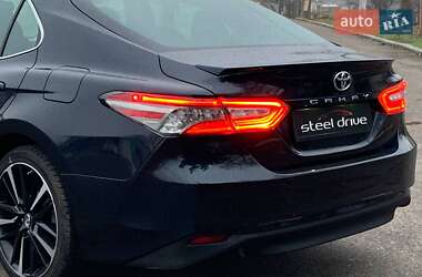 Седан Toyota Camry 2018 в Николаеве