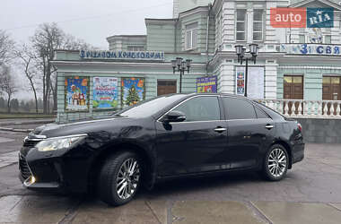 Седан Toyota Camry 2017 в Днепре