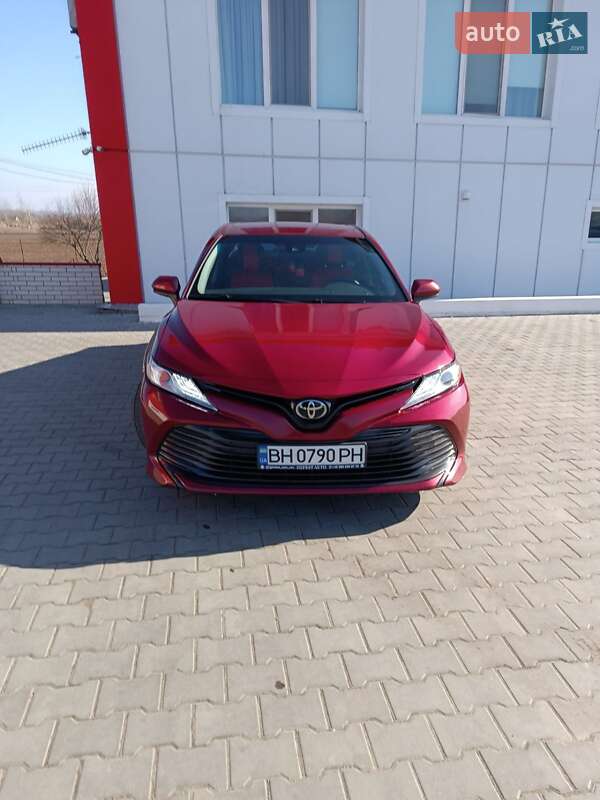 Седан Toyota Camry 2018 в Любашівці