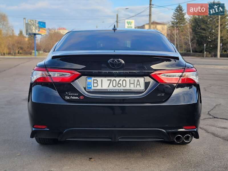 Седан Toyota Camry 2020 в Кременчуці