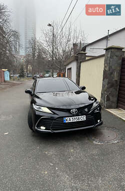 Седан Toyota Camry 2021 в Києві