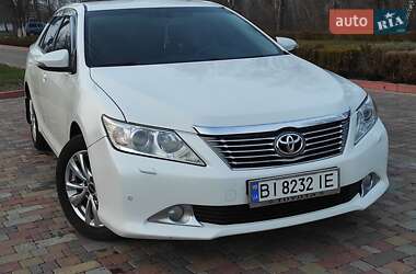 Седан Toyota Camry 2013 в Миргороді